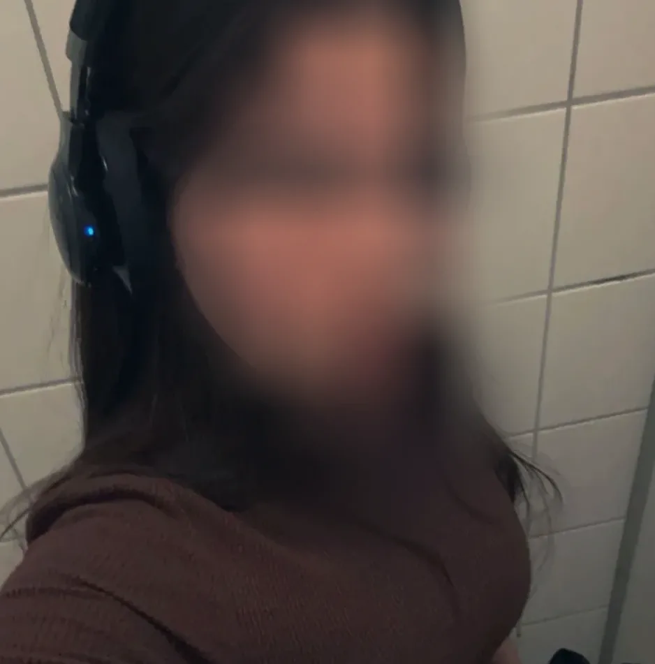 Azzurra, 25 anni